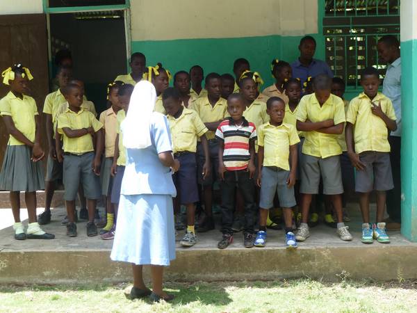 06 les enfants de Kay Fidel pour les remerciements..JPG